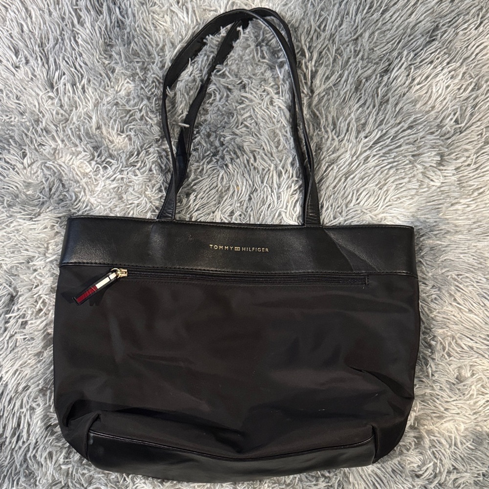 Tommy Hilfiger Elegant Black Tote